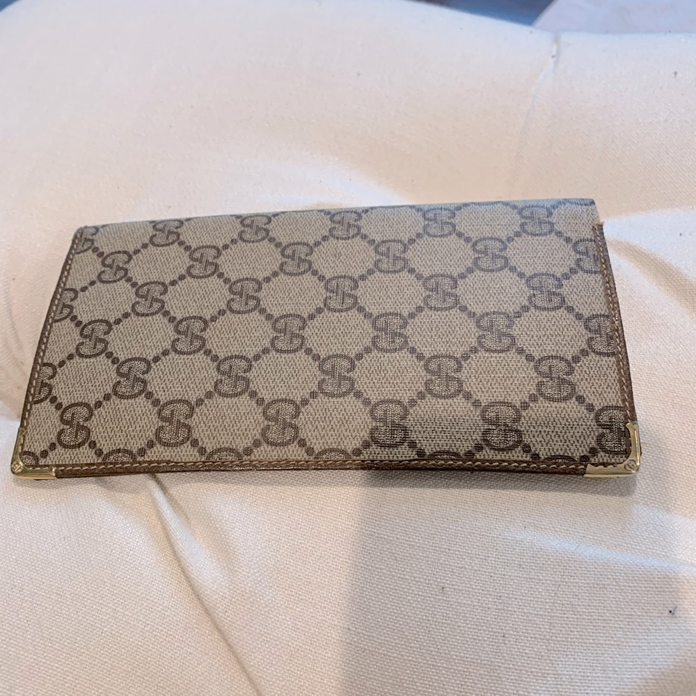 bifold Gucci wallet